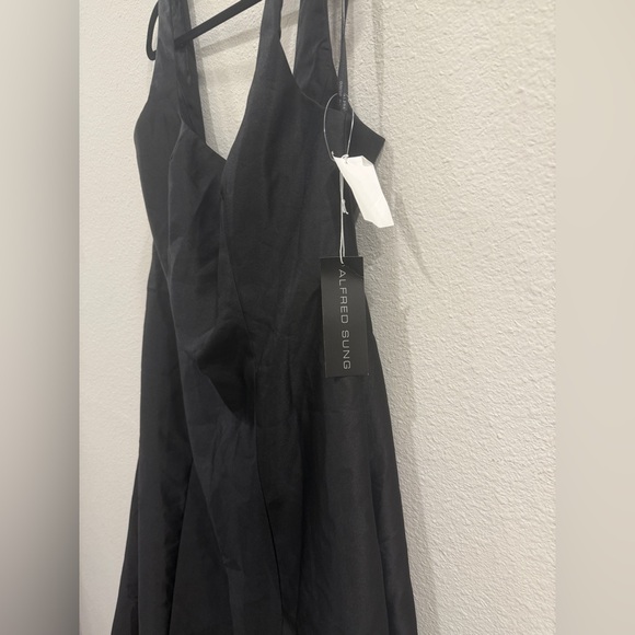 ALFRED SUNG NWT SLEEVELESS SQUARE-NECK PRINCESS LINE GOWN WITH POCKETS IN BLACK - Picture 10 of 11